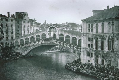 Blick auf die Rialtobrücke von Italian Photographer